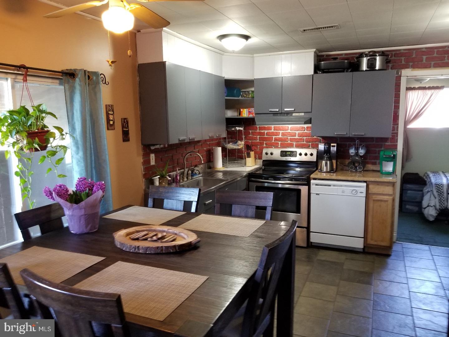 32 Old Pond Road Levittown, PA 19057 - Photo 4 of 20