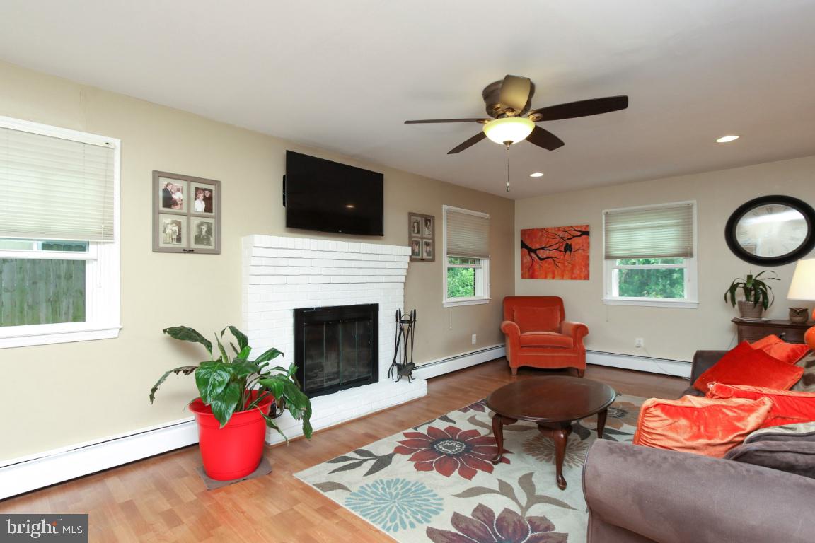 53 Sullivan Road Westminster, MD 21157 - Photo 4 of 32 Gallery Image 4