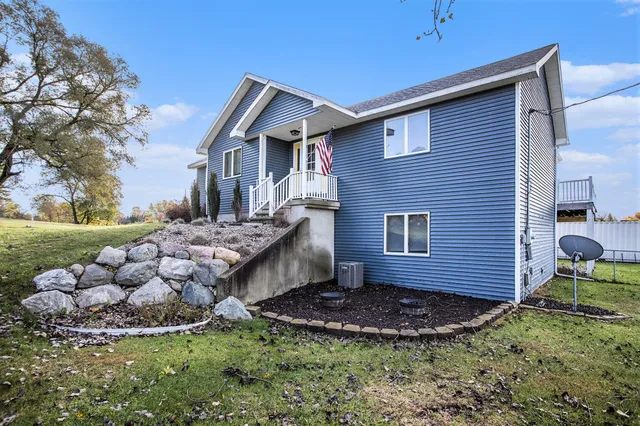 $469,900 | 3214 7th Street, Wayland, MI 49348