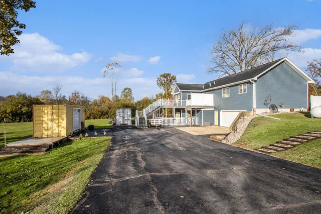 $469,900 | 3214 7th Street, Wayland, MI 49348