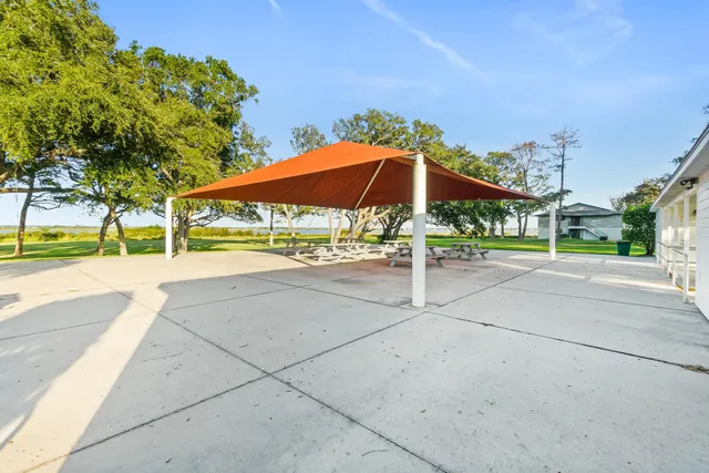 a view of an outdoor space