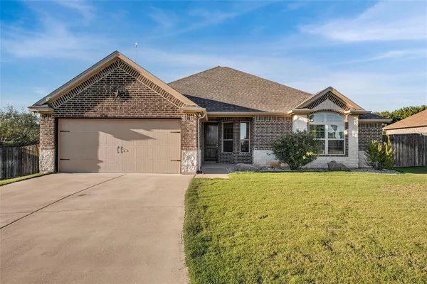 $2,450 | 3051 Meandering Way, Granbury, TX 76049