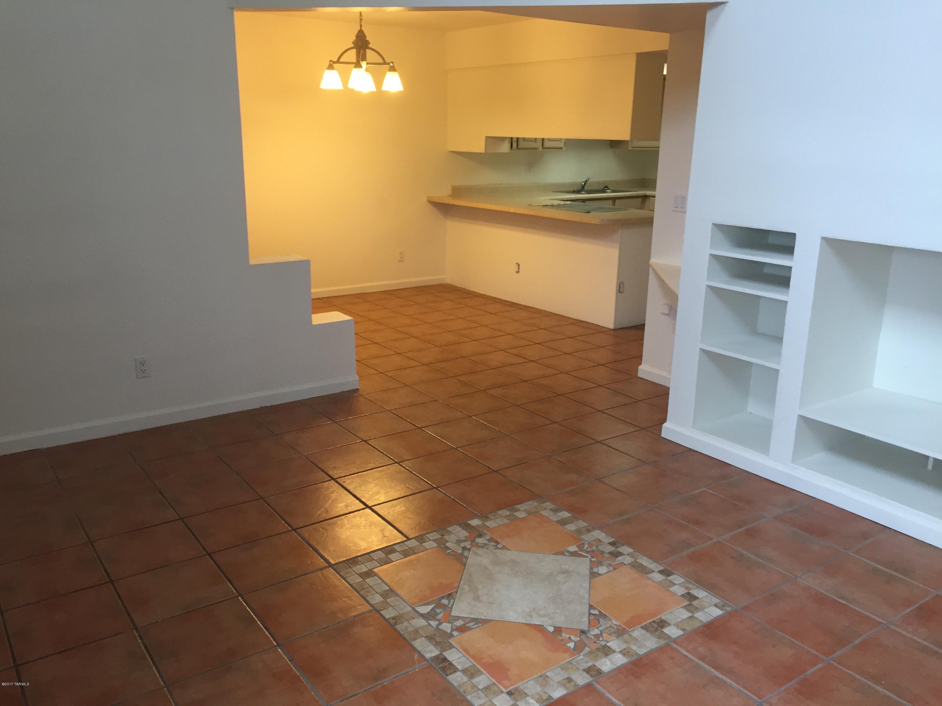 1949 North Swan Road, Unit 17 Tucson, AZ 85712 - Photo 8 of 34