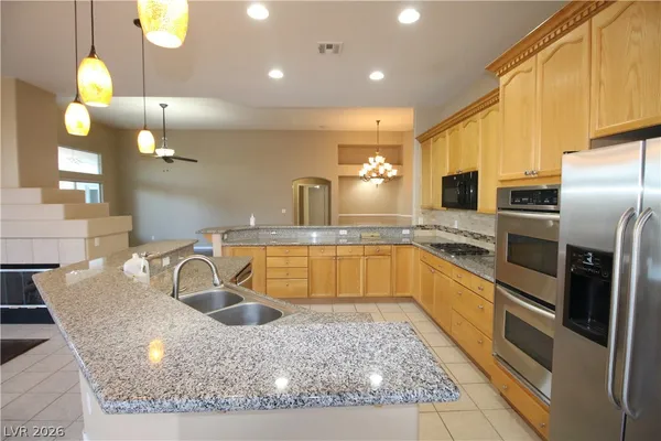 $3,350 | 1520 Vía Cassia, Henderson, NV 89052
