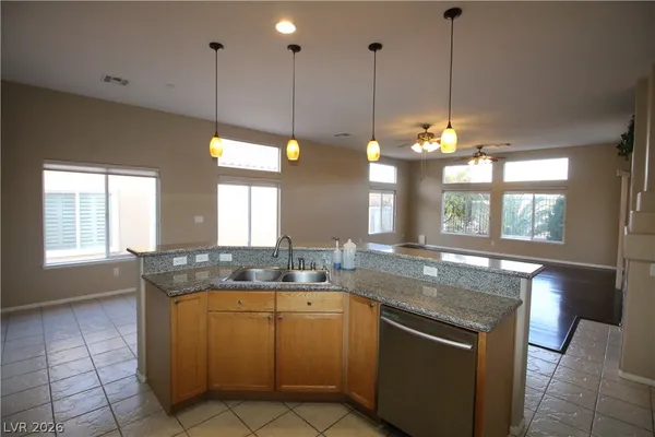 $3,350 | 1520 Vía Cassia, Henderson, NV 89052