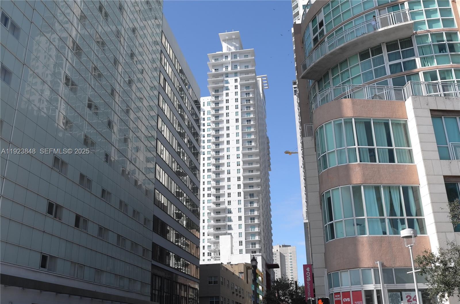253 Northeast 2nd Street, Unit 908 Miami, FL 33132 - Photo 8 of 47 a view of a building