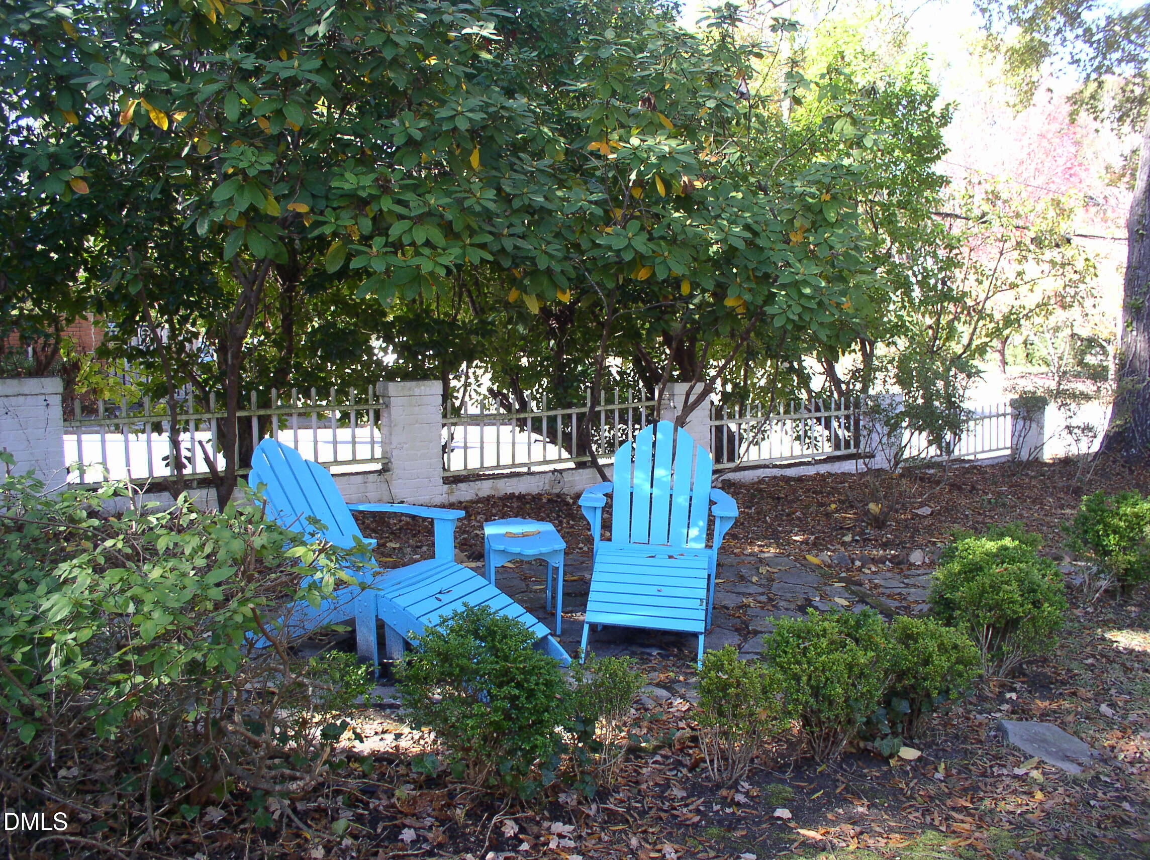 934 South Chestnut Street Henderson, NC 27536 - Photo 2 of 56 a view of a backyard with garden