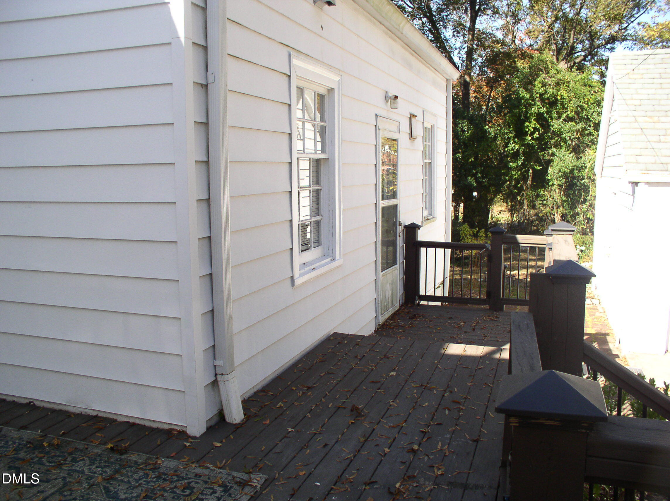 934 South Chestnut Street Henderson, NC 27536 - Photo 33 of 56 a view of entryway with a wooden fence