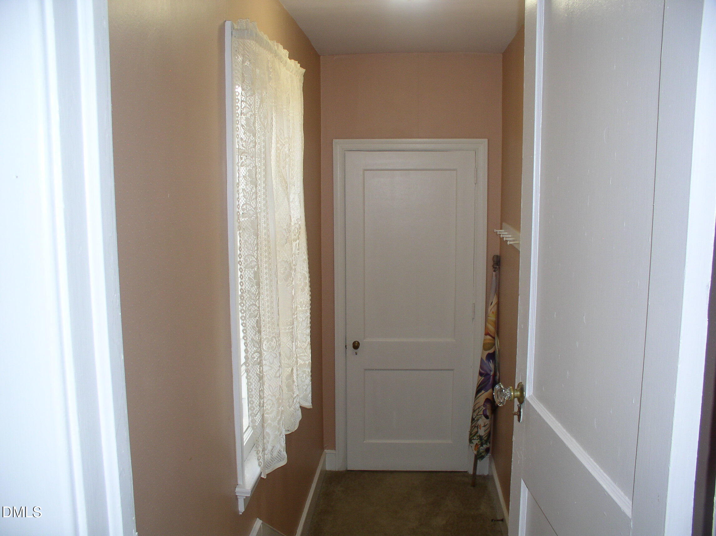 934 South Chestnut Street Henderson, NC 27536 - Photo 35 of 56 a view of small space
