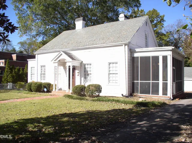 $389,000 | 934 South Chestnut Street, Henderson, NC 27536