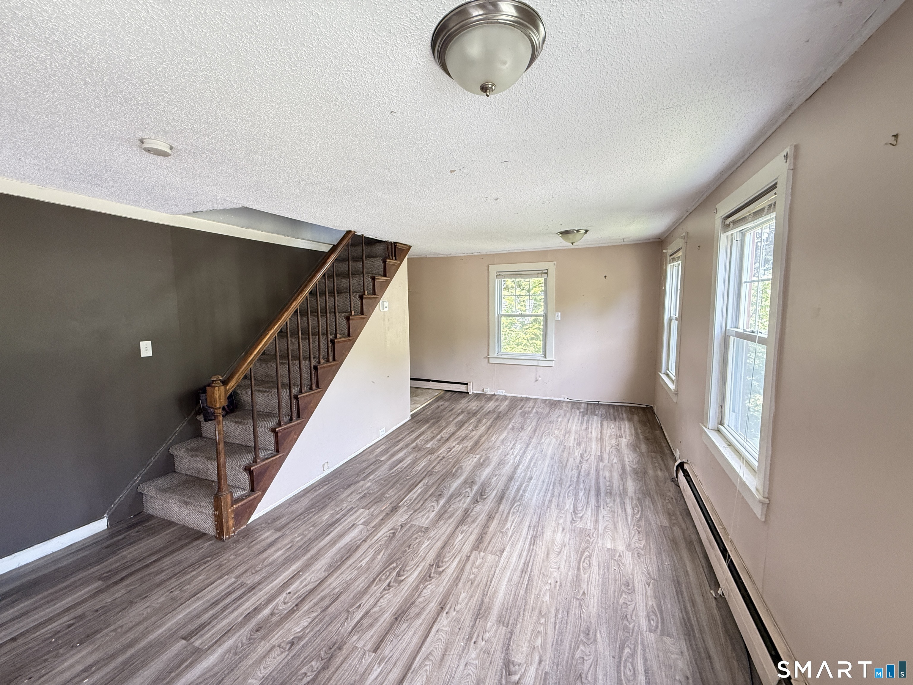86 State Street Guilford, CT 06437 - Photo 10 of 18 Living room in front apartment