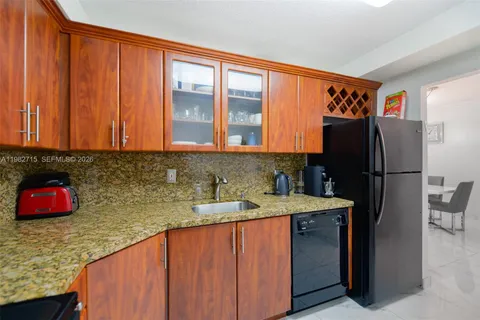 $369,000 | 1980 South Ocean Drive, Unit 7A, Hallandale Beach, FL 33009