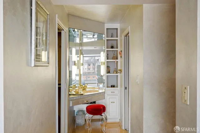 a view of a livingroom with furniture