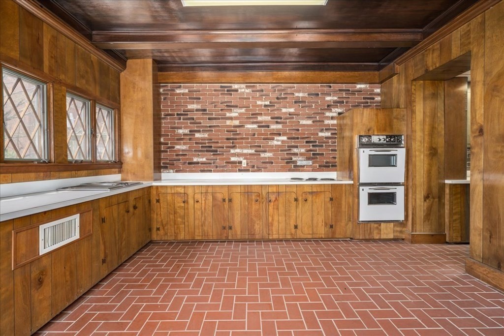 34 Elm Street Worcester, MA 01609 - Photo 15 of 42