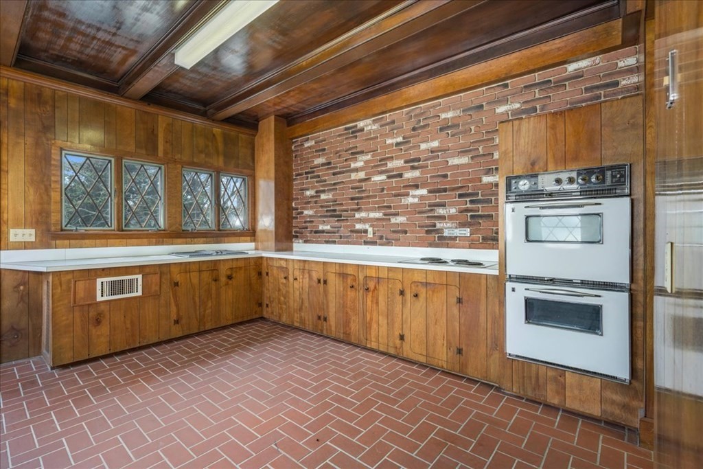 34 Elm Street Worcester, MA 01609 - Photo 16 of 42