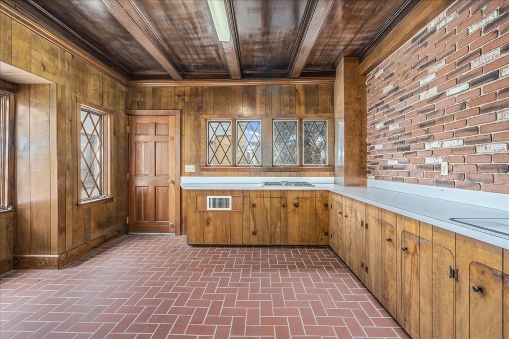 34 Elm Street Worcester, MA 01609 - Photo 17 of 42