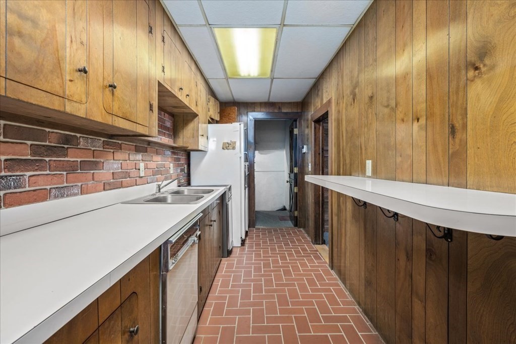 34 Elm Street Worcester, MA 01609 - Photo 18 of 42