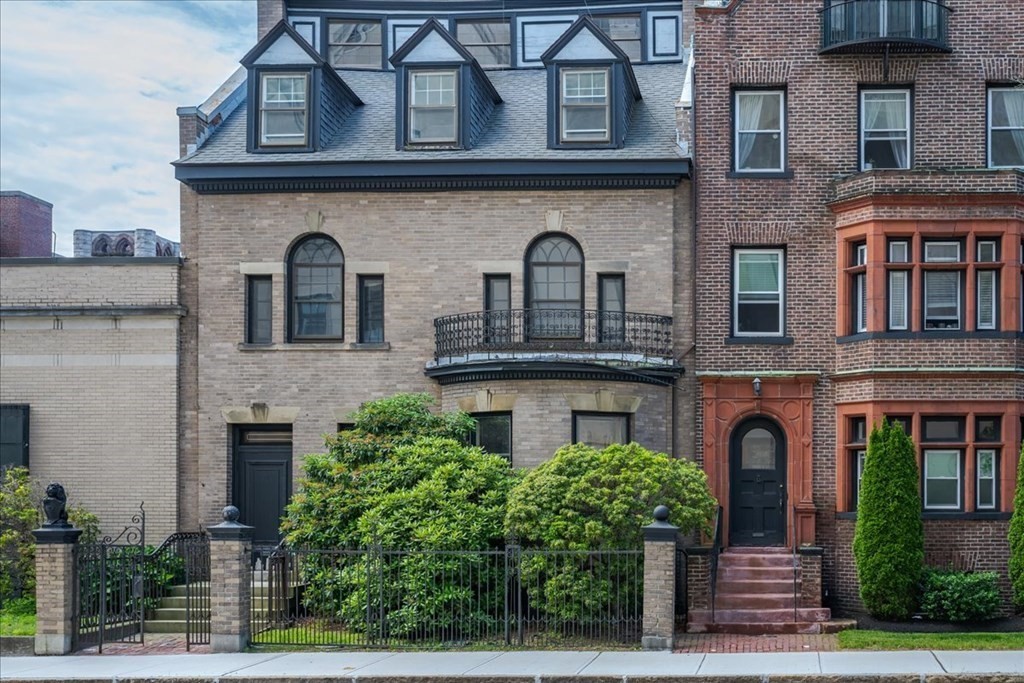 34 Elm Street Worcester, MA 01609 - Photo 2 of 42