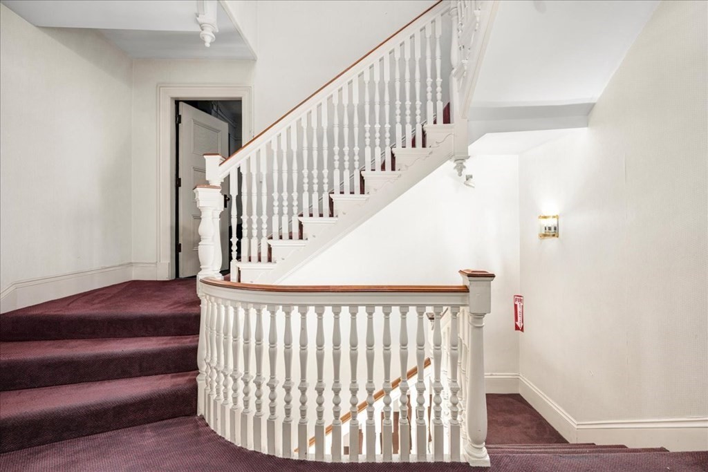 34 Elm Street Worcester, MA 01609 - Photo 23 of 42