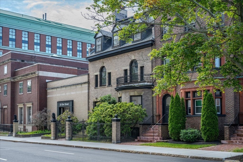 34 Elm Street Worcester, MA 01609 - Photo 4 of 42