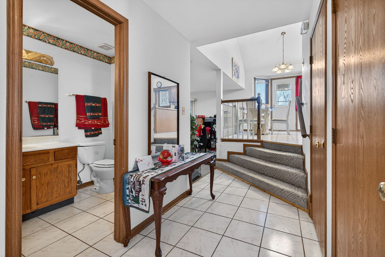 4448 Maple Avenue Matteson, IL 60443 - Photo 3 of 26 a living room with furniture