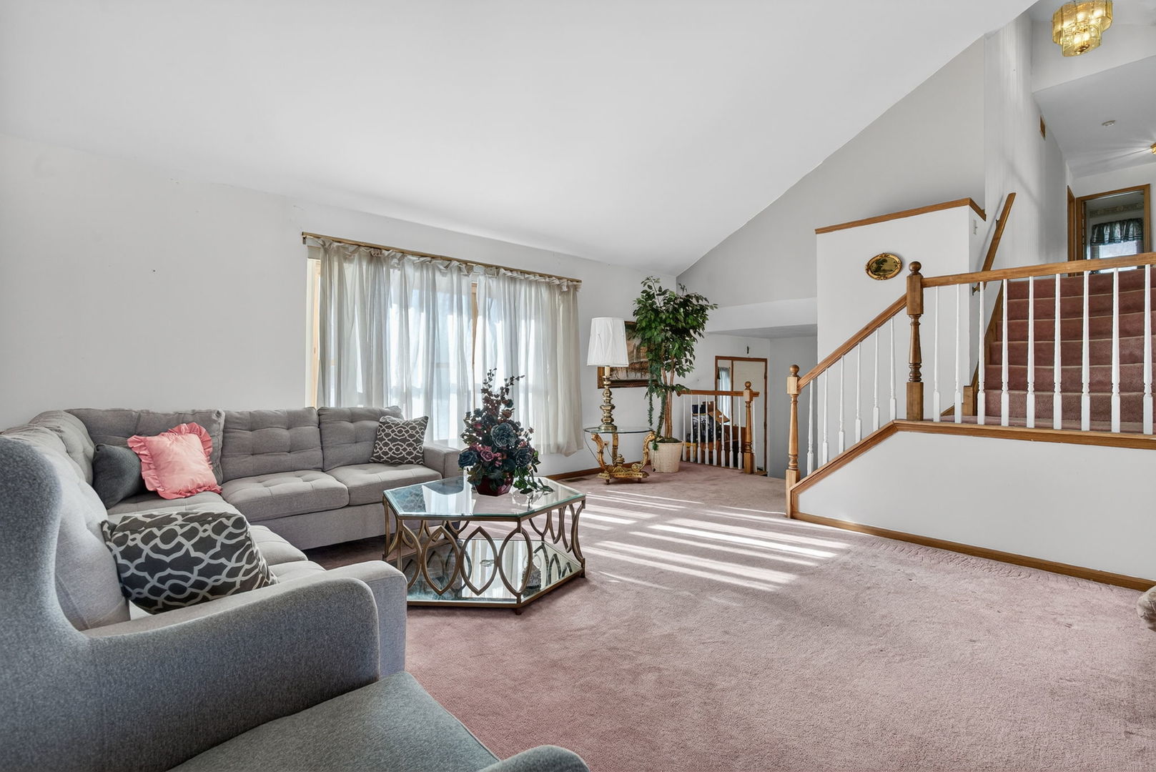 4448 Maple Avenue Matteson, IL 60443 - Photo 7 of 26 a living room with furniture and a couch