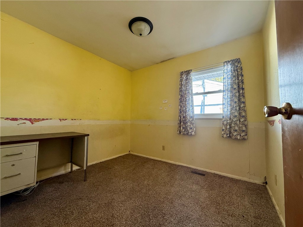 2094 North Dennis Avenue Decatur, IL 62526 - Photo 4 of 7 Gallery Image 4