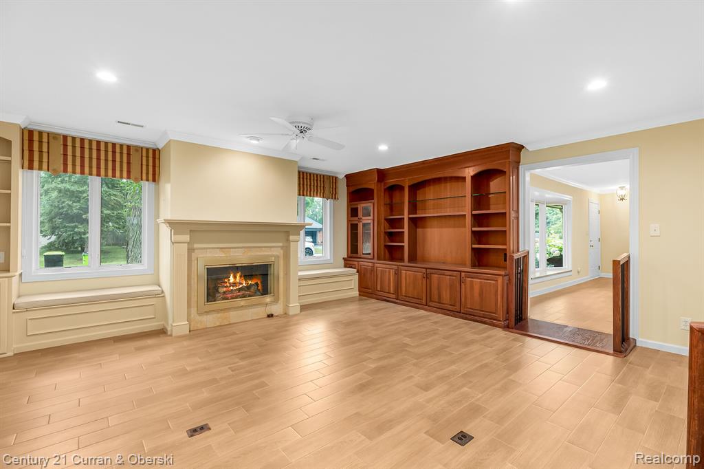 24012 Glen Ridge Court Novi, MI 48375 - Photo 4 of 27