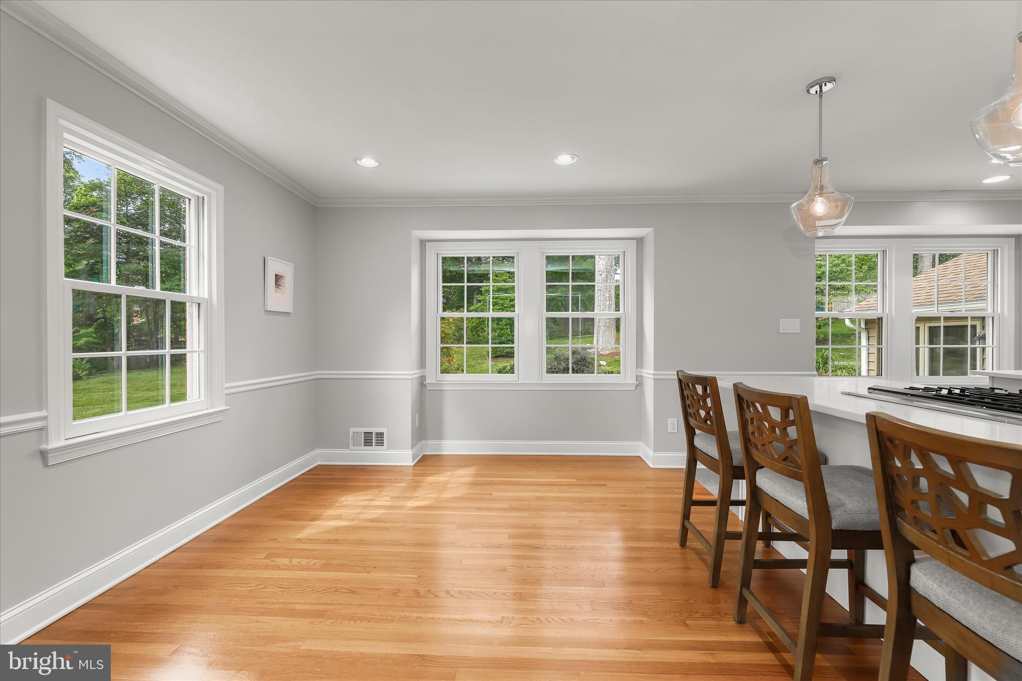 13121 Brandon Way Road Darnestown, MD 20878 - Photo 8 of 56 Dining area