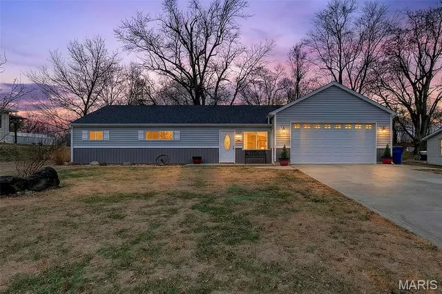 $334,900 | 121 Kunze Drive, St. Charles, MO 63303