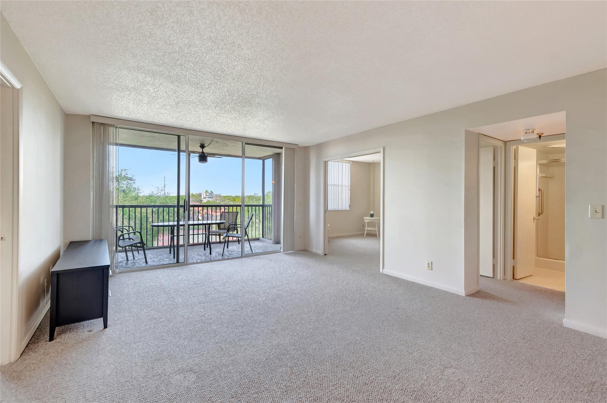 5260 Northwest 2nd Avenue, Unit 504 Boca Raton, FL 33487 - Photo 4 of 23 Living Room