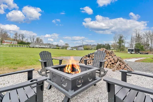 $559,950 | 9651 Bent Mountain Road, Bent Mountain, VA 24059