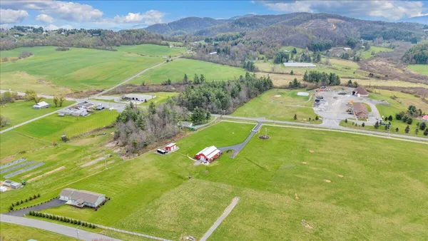 $559,950 | 9651 Bent Mountain Road, Bent Mountain, VA 24059