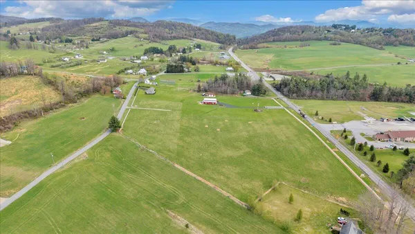 $559,950 | 9651 Bent Mountain Road, Bent Mountain, VA 24059