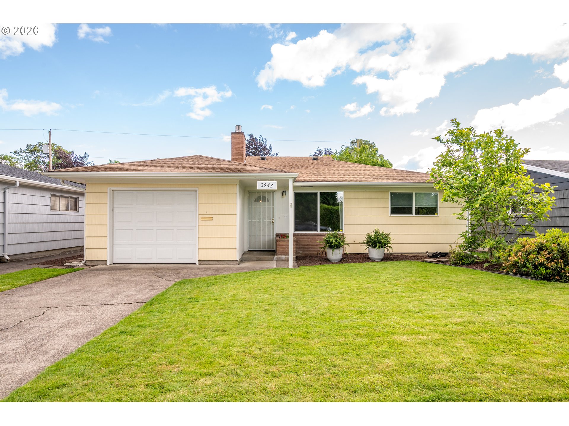 2943 Magnolia Street Longview, WA 98632 - Photo 1 of 34