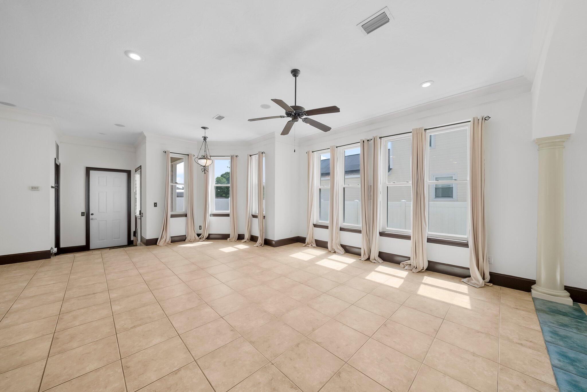 3929 Indian Springs Road Panama City, FL 32404 - Photo 10 of 51 Living Room view