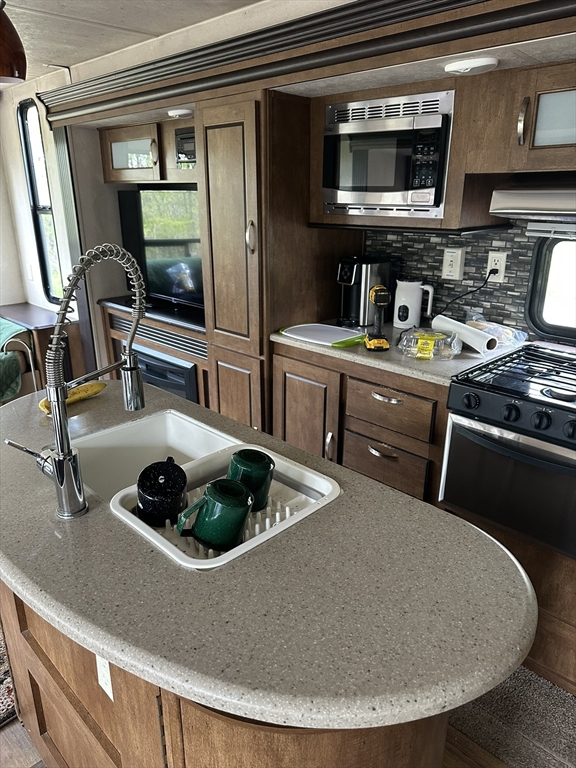 462 Old North Road Worthington, MA 01098 - Photo 21 of 24
