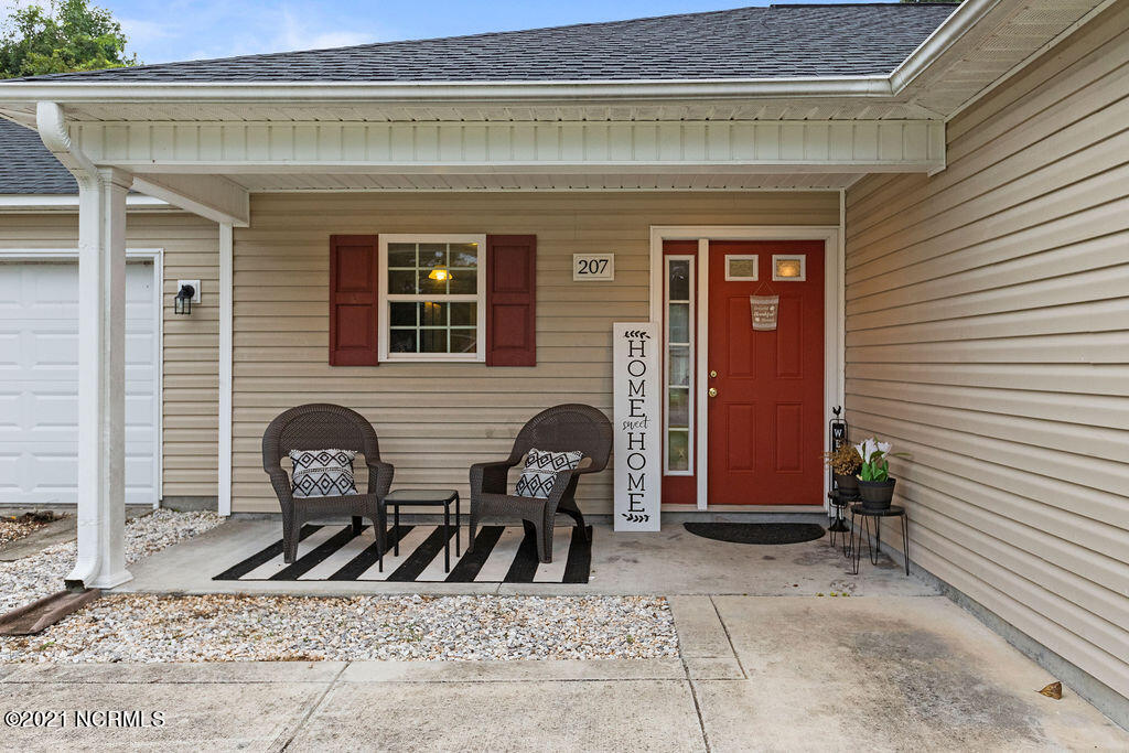 207 Sheffield Road Jacksonville, NC 28546 - Photo 2 of 30 A85CBCC0-E87A-4A4A-8390-3D7D7D5E1B0B