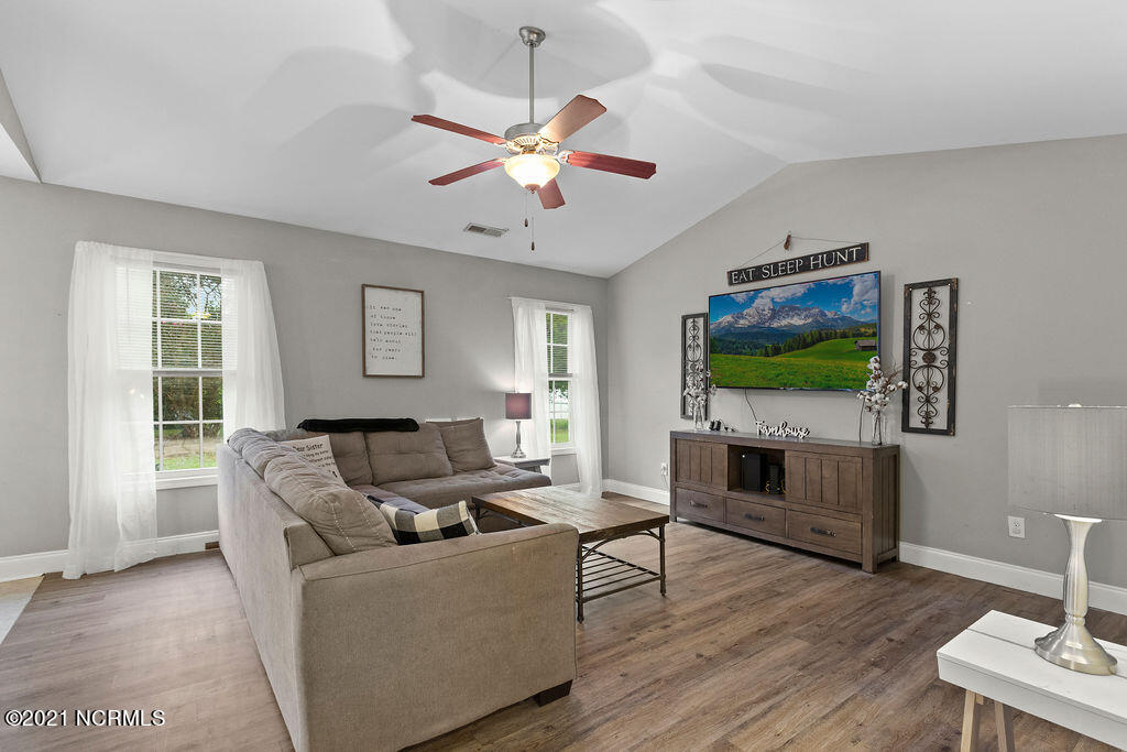 207 Sheffield Road Jacksonville, NC 28546 - Photo 6 of 30 89F054E3-6F4A-4B0B-AE58-2CC1D1461B38
