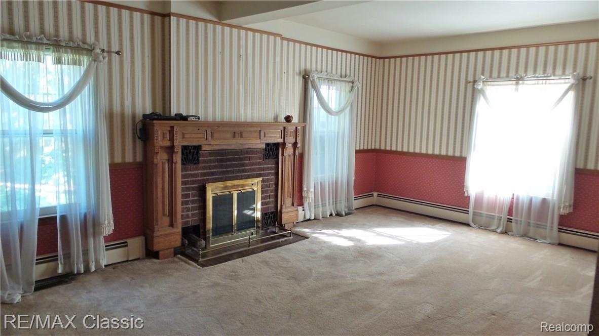 755 Rickett Road Brighton, MI 48116 - Photo 5 of 18 Living room
