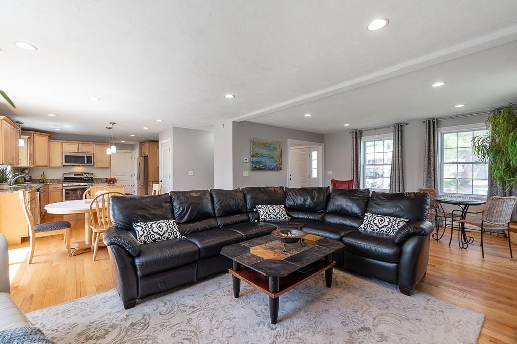 41 Birch Road Westford, MA 01886 - Photo 8 of 31 Gallery Image 8