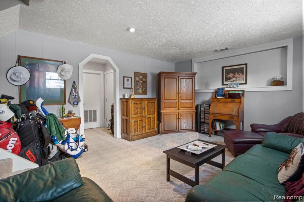 42009 Cherry Hill Road Novi, MI 48375 - Photo 27 of 34 Gallery Image 27