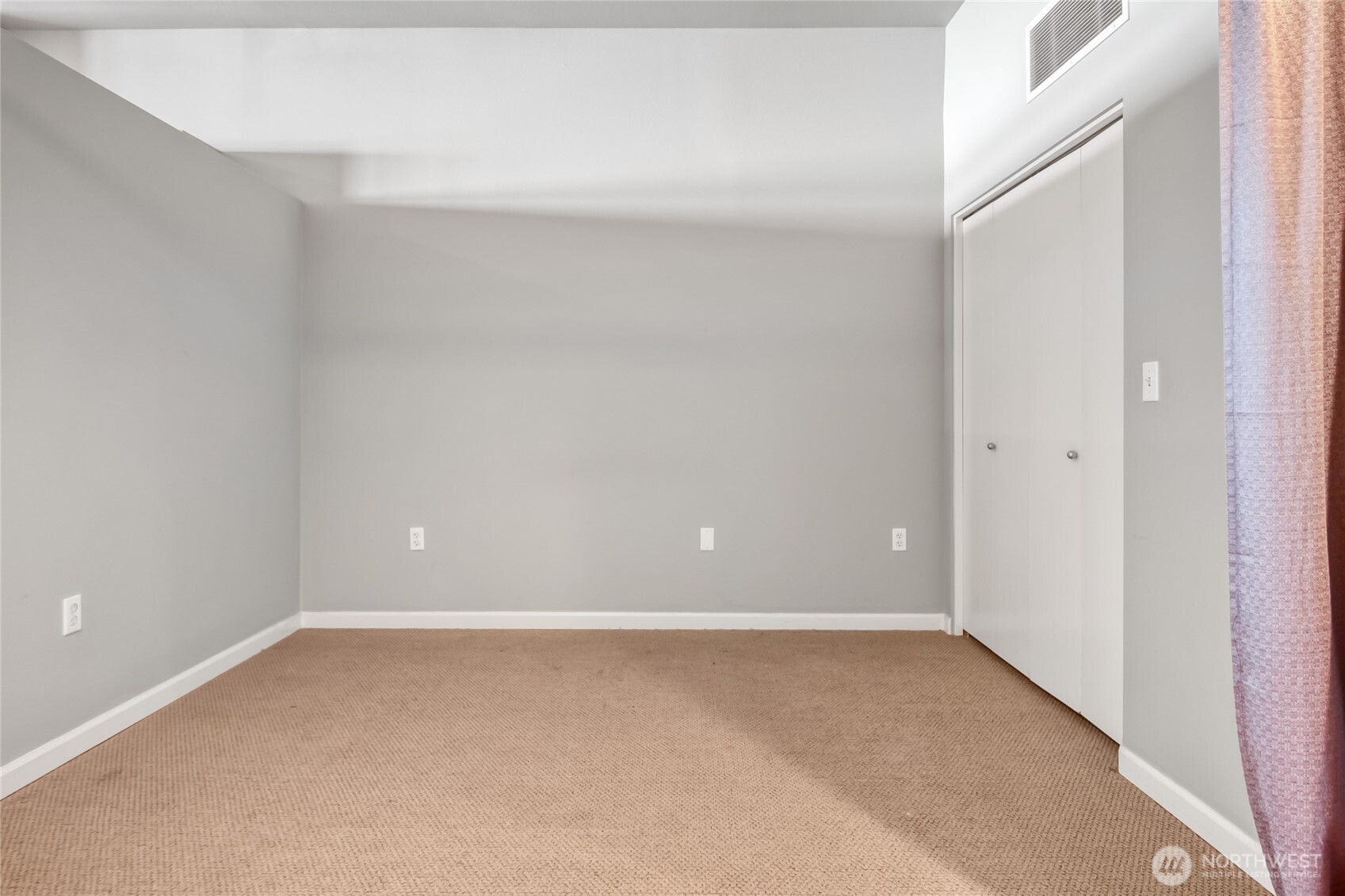 17 West Mercer Street, Unit 217 Seattle, WA 98119 - Photo 20 of 36 a view of an empty room