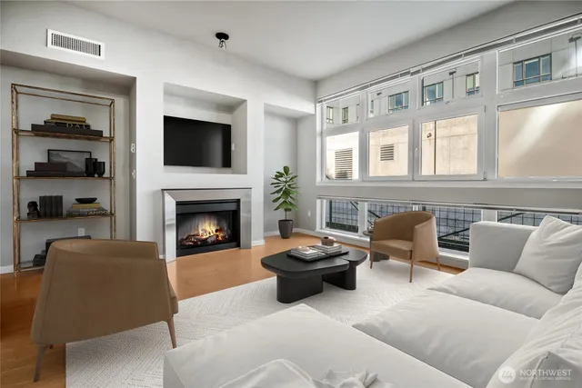 $350,000 | 17 West Mercer Street, Unit 217, Seattle, WA 98119