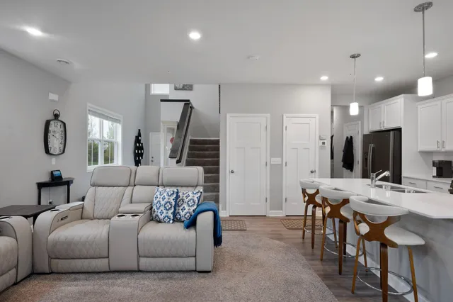 $365,000 | 1772 Emerson Court, Chaska, MN 55318