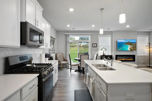 $365,000 | 1772 Emerson Court, Chaska, MN 55318