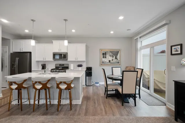 $365,000 | 1772 Emerson Court, Chaska, MN 55318