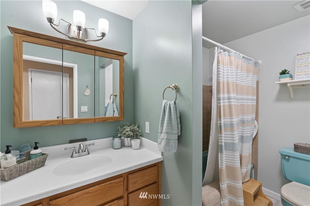 10609 Northeast 198th Street Bothell, WA 98011 - Photo 15 of 25 Gallery Image 15