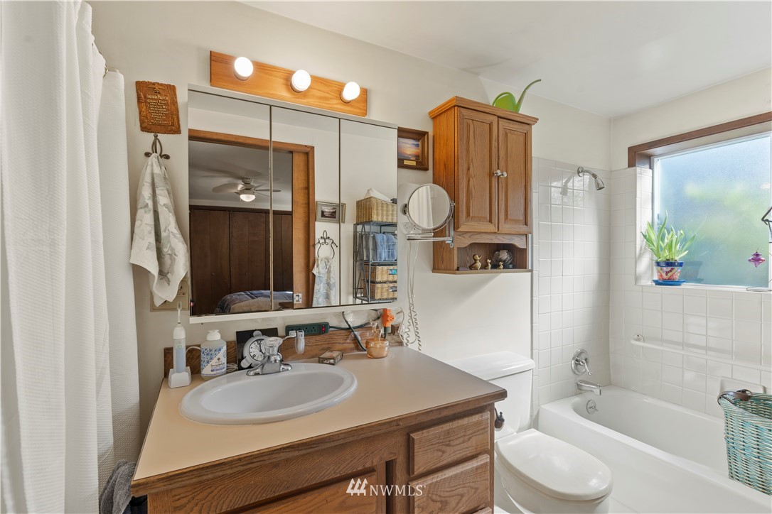 10609 Northeast 198th Street Bothell, WA 98011 - Photo 20 of 25 Gallery Image 20