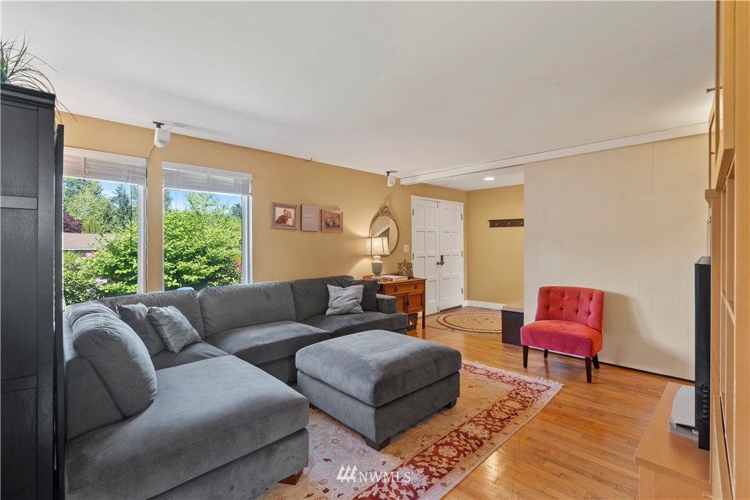 10609 Northeast 198th Street Bothell, WA 98011 - Photo 5 of 25 Gallery Image 5